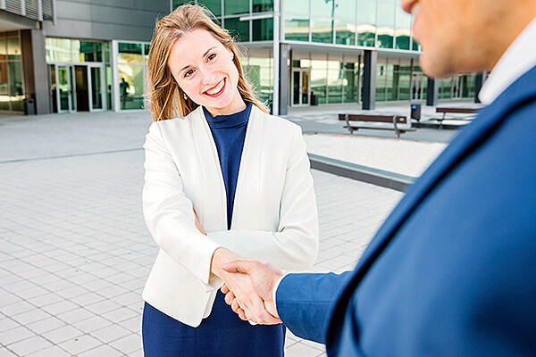 「ホンモノ」や「ただ物じゃない」は英語で？