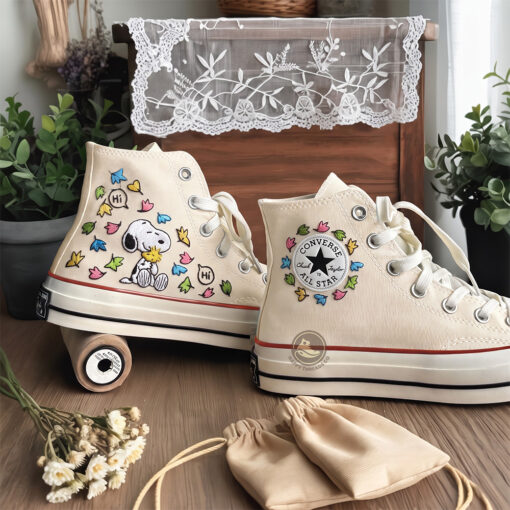 Snoopy Heartstopper Embroidered Converse, Custom Hand Embroidered Fall Snoopy Sneakers