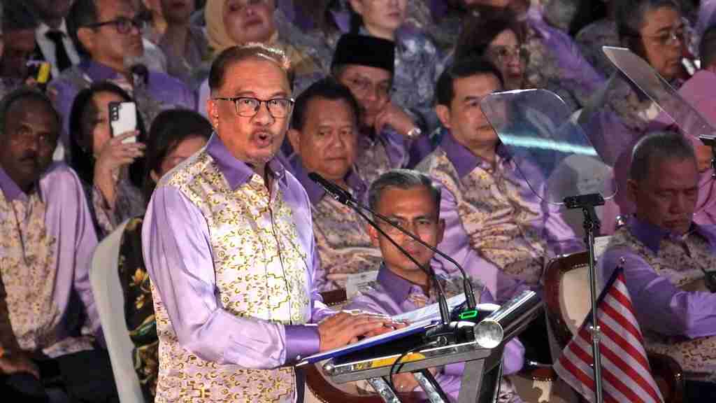 PM Anwar Lulus Peruntukan Kecemasan Kepada Penduduk Kampung Salinatan, Nabawan