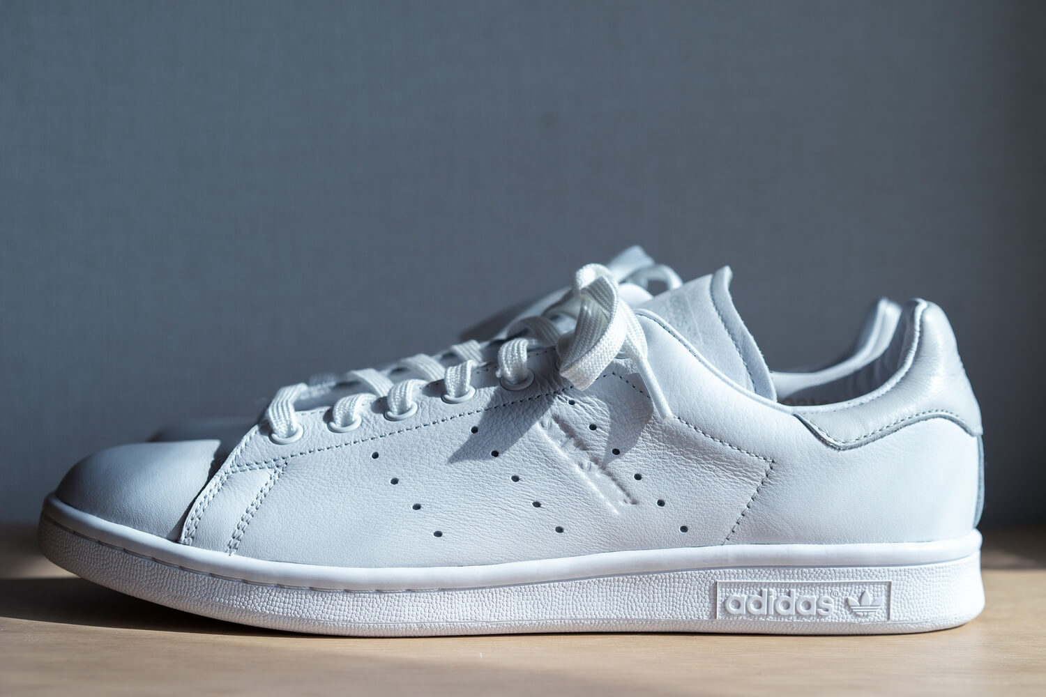 オールホワイトなスタンスミス(STAN SMITH)を買いました | harekarake