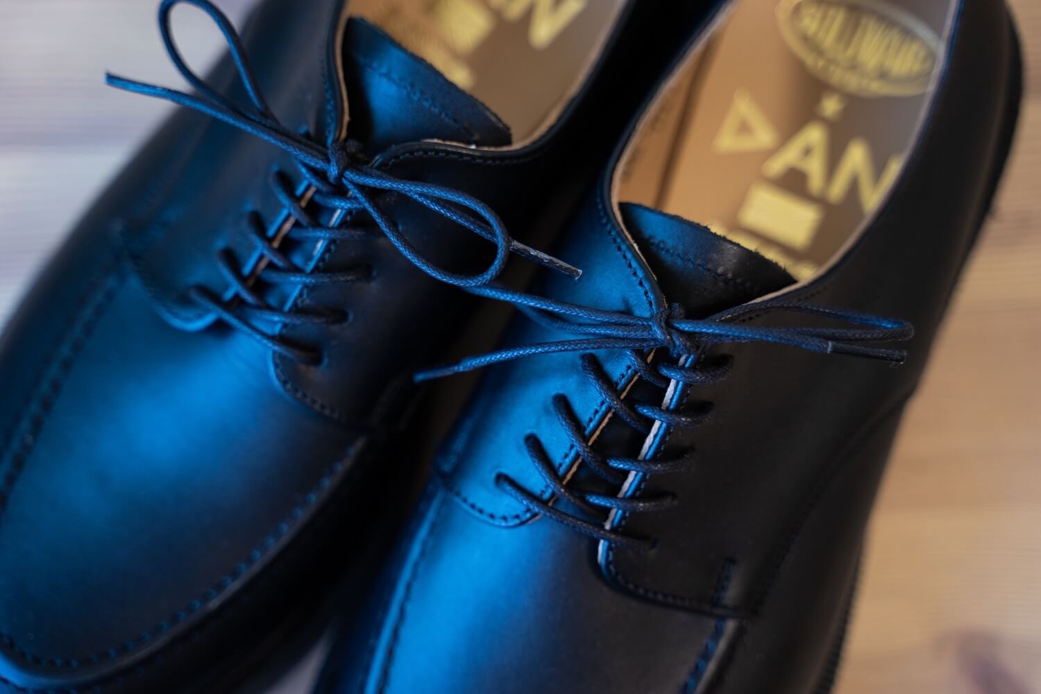 セレクトショップ「DAN」別注のUチップSOLOVAIR | harekarake