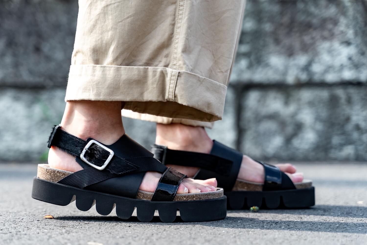 かまぼこソールが特徴的なHender Schemeのレザーサンダルを購入