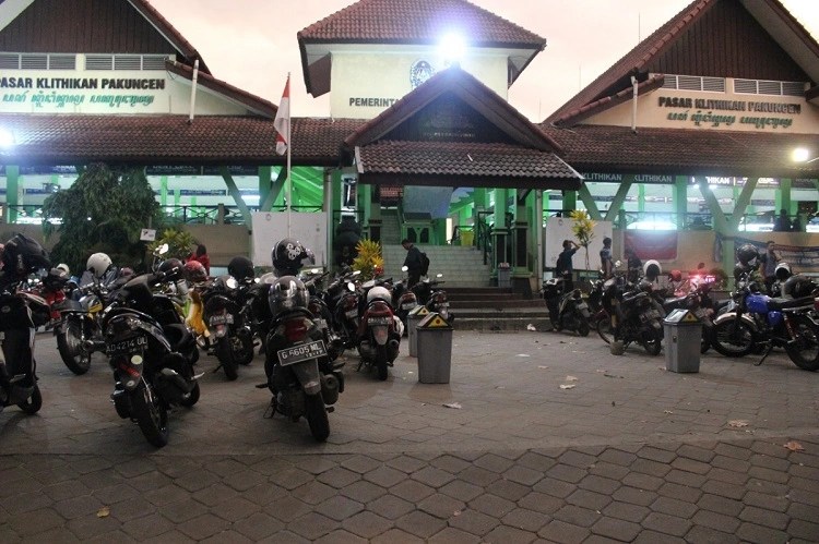 Pakuncen Klithikan Market, Source: kompasiana.com