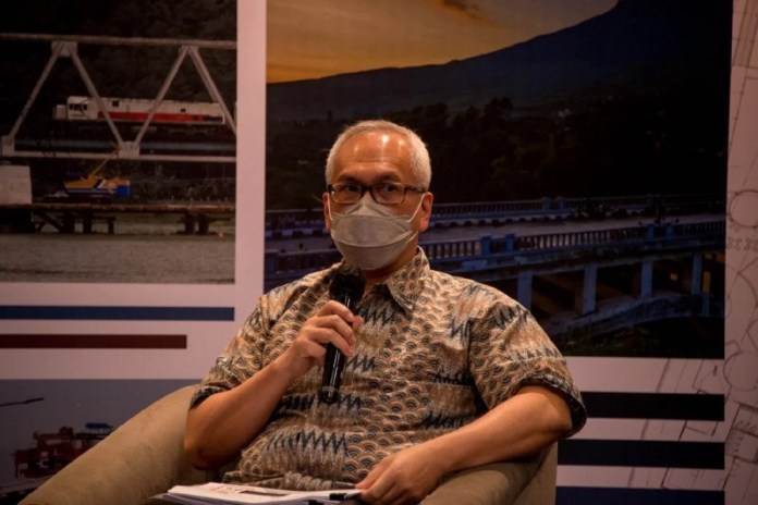 Deputi Bidang Koordinasi Pengembangan Wilayah dan Tata Ruang Kementerian Koordinator Bidang Perekonomian selaku Ketua KPPIP Wahyu Utomo saat menyampaikan paparan mengenai pengembangan PSN di Jakarta, Selasa (8/12/2020) | ANTARA