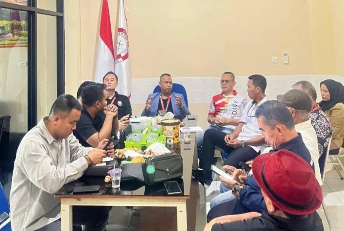 DPD KAI Lampung Ketua DPD KAI Lampung, Lukman Nur Hakim, memimpin rapat persiapan Ramadan yang membahas agenda buka puasa bersama, silaturahmi, dan konsultasi hukum gratis di kantor DPD KAI Lampung, Selasa (18/2/2024). (Foto:Dok.DPD KAI)