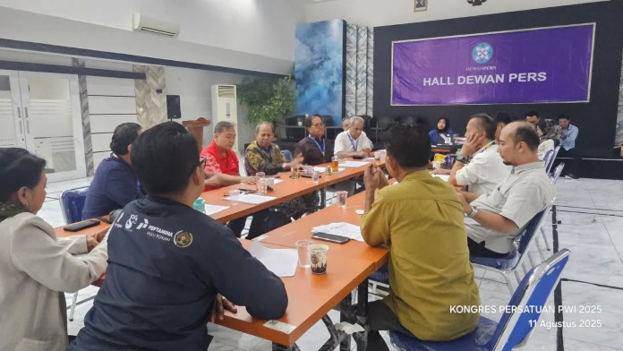 Suasana persiapan Kongres Persatuan PWI 2025 di BPPTIK Komdigi, Cikarang, Bekasi. Foto: PWI