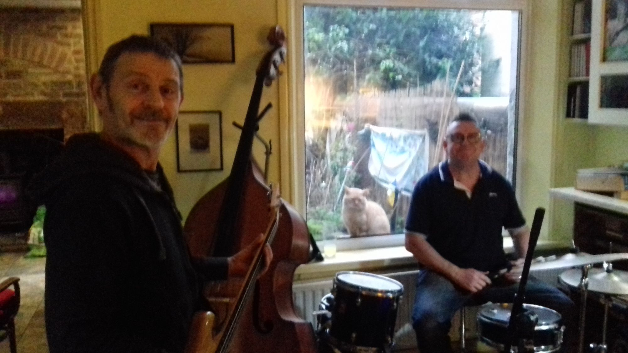 Gaz & Eamonn & stray cat