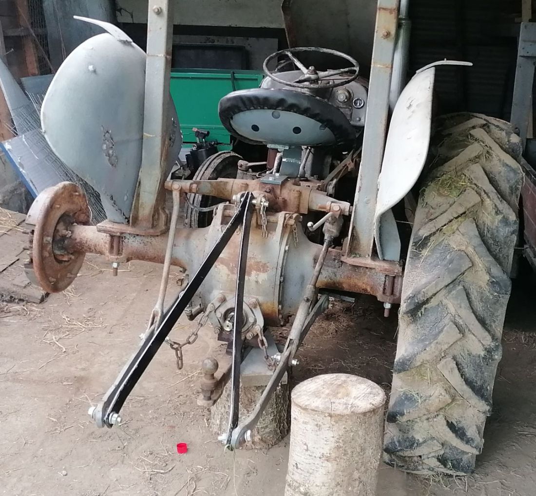 1954 Ferguson tractor brake overhaul 1954 Ferguson tractor brake overhaul