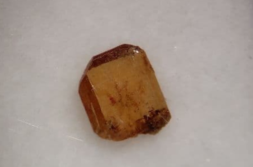 【モナザイト】（モナズ石）原子力発電の燃料などに使われる鉱物