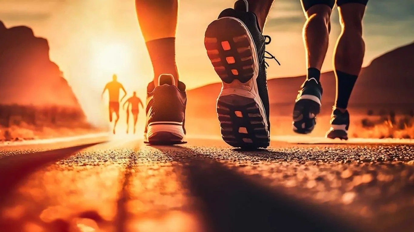 Reverse Walking Benefits: उल्टे पांव चलने के गजब फायदे, सेहत और दिमाग को बनाएं दुरुस्त!