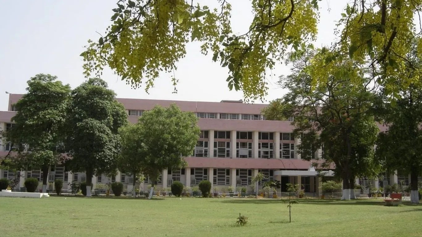 रोहतक पीजीआई में क्रांति, C-आर्म मशीन से 30 मिनट में इलाज, मरीज उसी दिन खाएगा खाना!