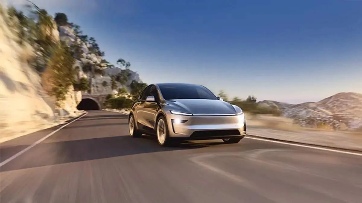 टेस्ला की धमाकेदार एंट्री! भारत में Tesla Model Y की डिलीवरी शुरू, एलन मस्क ने दी बधाई