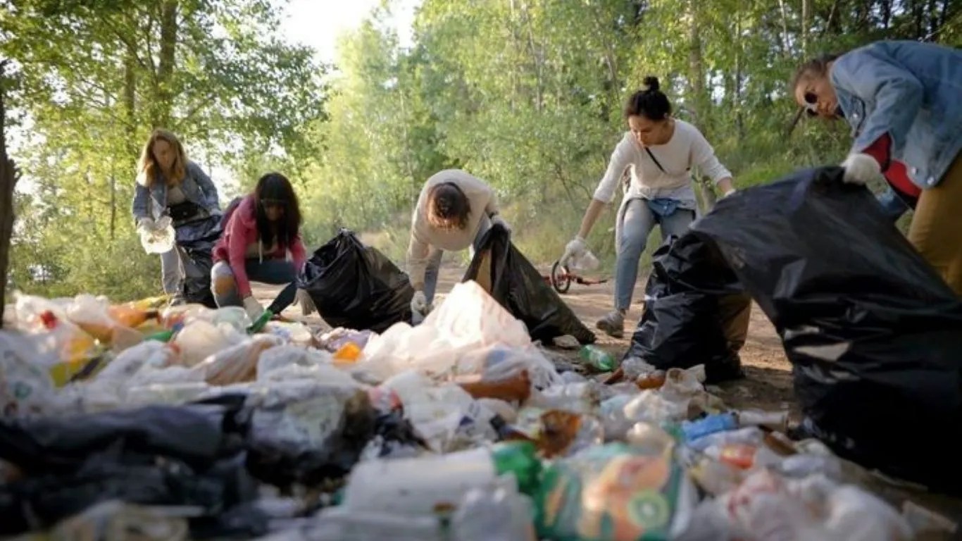 Empty plots in Kaithal have become garbage dumps, Nagar Palika issues strict warning: If not cleaned, fined: कैथल में खाली प्लॉट बने कचरे का अड्डा, नप ने दी सख्त चेतावनी: सफाई नहीं तो जुर्माना