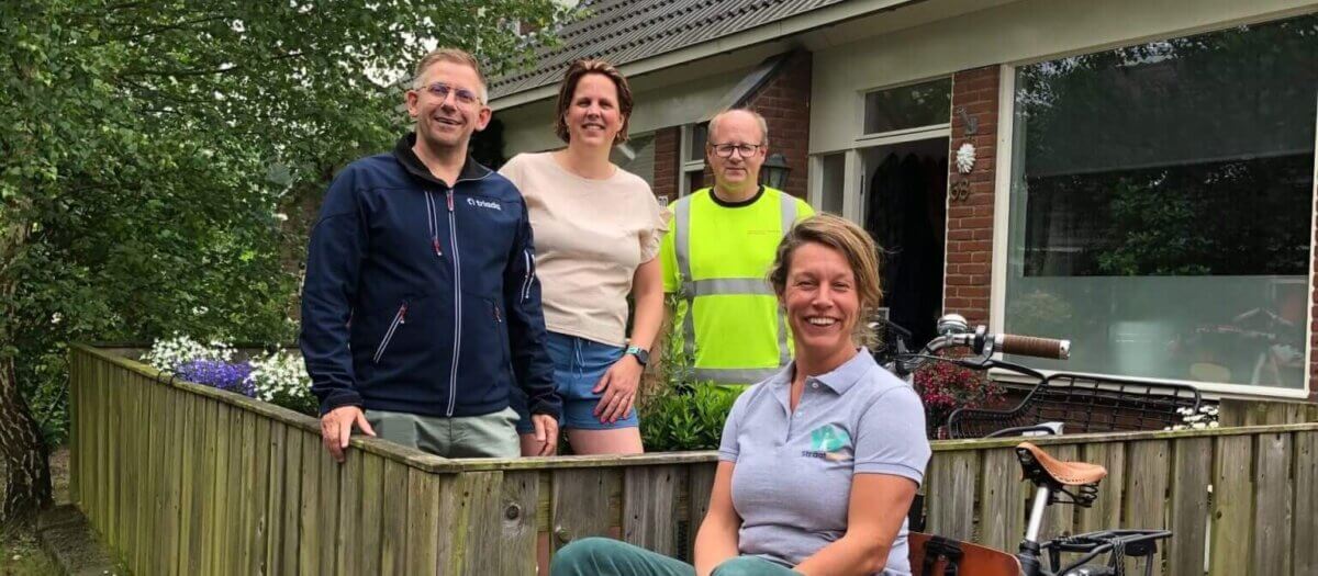 Straatboer helpt gratis mee: stenen eruit, planten erin!