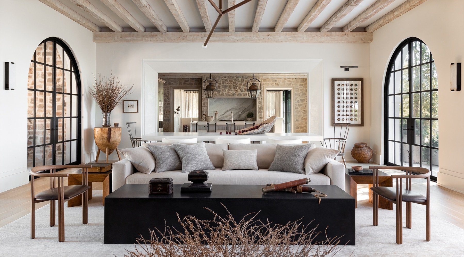 The New Mediterranean: A Book On Sunny, Open Homes & Interiors From Spain To California
