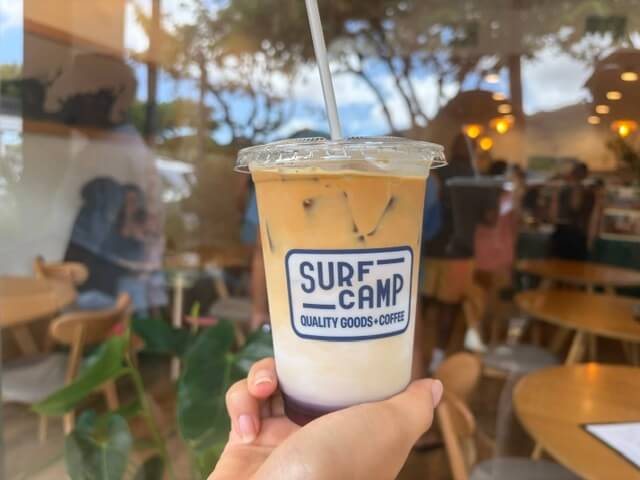 【ハワイ】ハワイカイへ行く途中に立ち寄りたい！ローカルに人気の「Surf Camp Coffee」