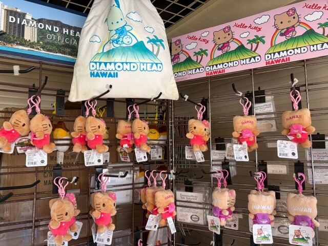 ハワイ・ダイヤモンドヘッドのお土産が可愛すぎる！限定グッズや日焼けキティを紹介
