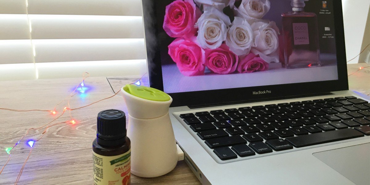 How To Use Essential Oils in College | hayle santella | www.haylesantella.com