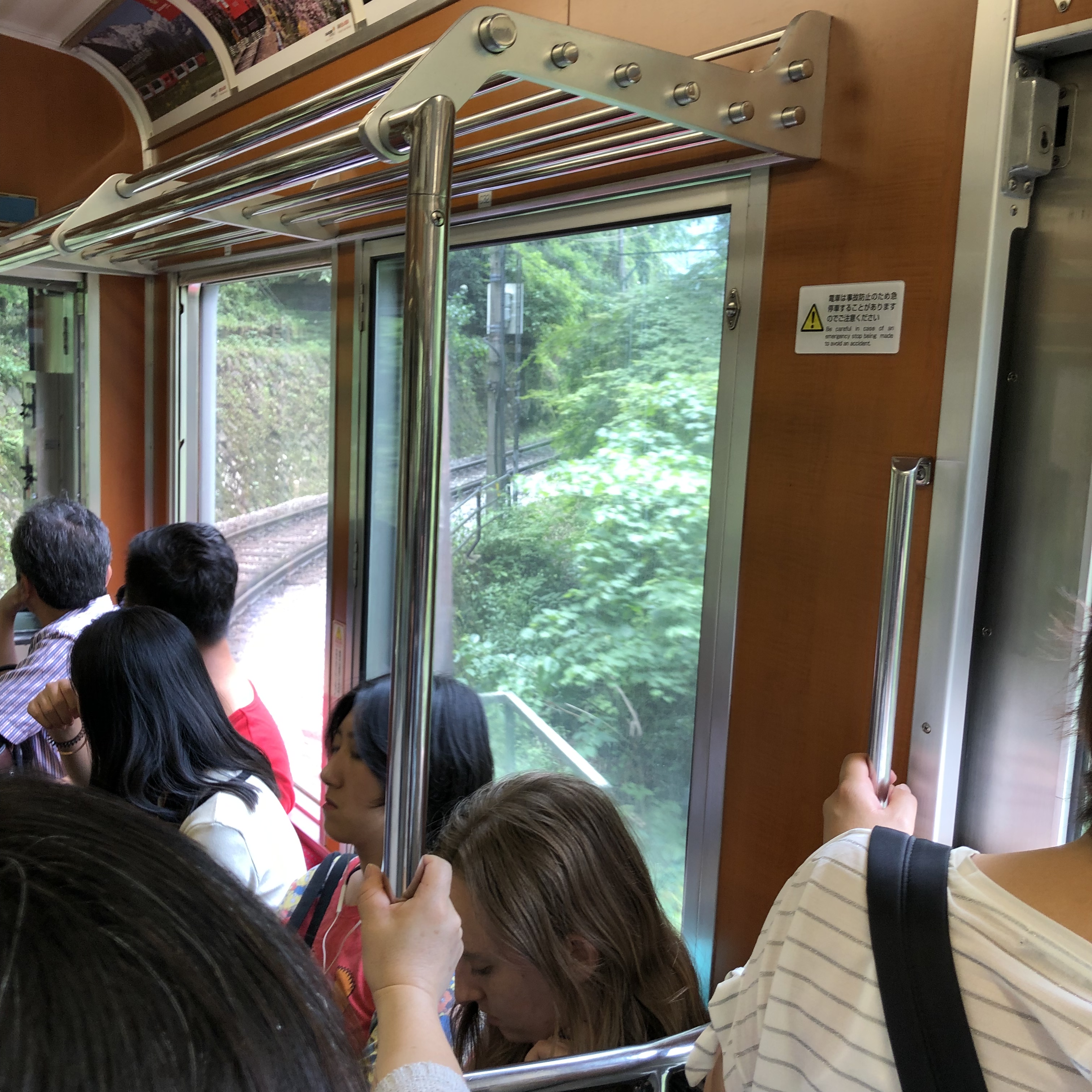 E0CCF6E9-66DF-4BF2-BC4F-E25AE02E231A