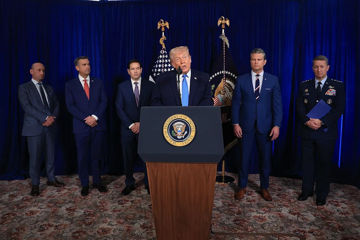 Donald Trump tijdens persconferentie over ingrijpen in Venezuela