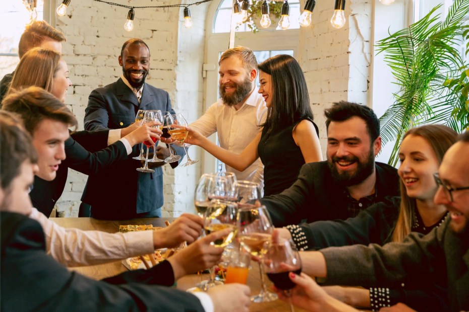 Hosting a Legally Compliant Company Holiday Party: A Comprehensive Guide