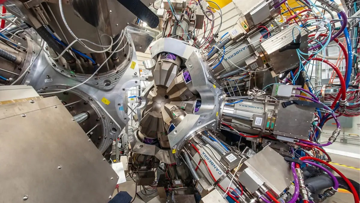 安裝於稀有同位素束流設施的GRETA。（柏克萊實驗室）