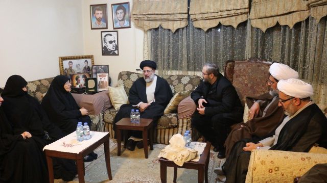 בניחום אבלים