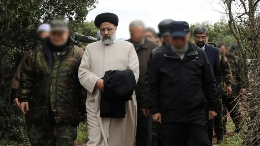 ראיסי במהלך ביקורו בגבול לבנון-ישראל