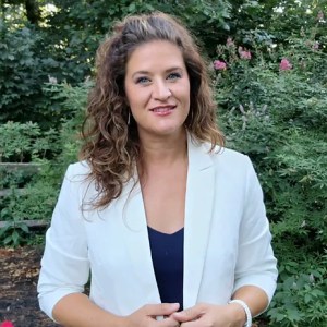 Picture of Lori Armstrong