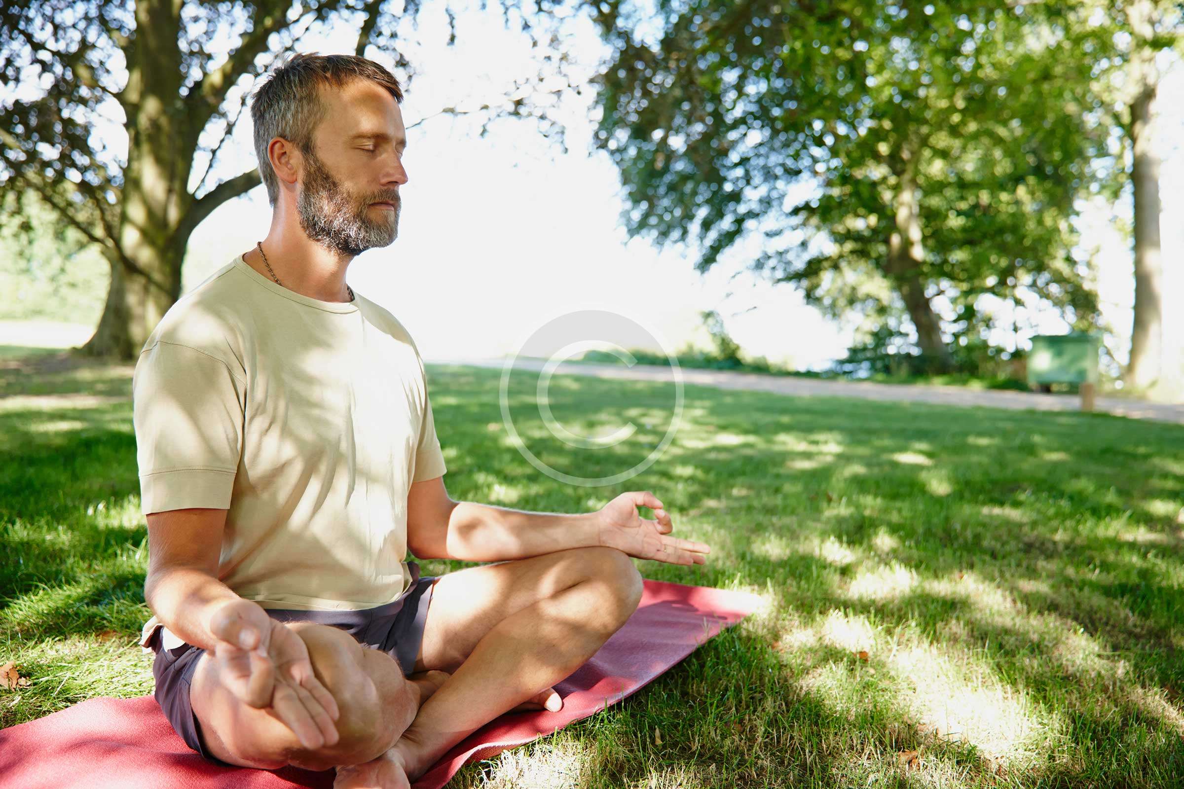 Yoga_meditation_men_relax