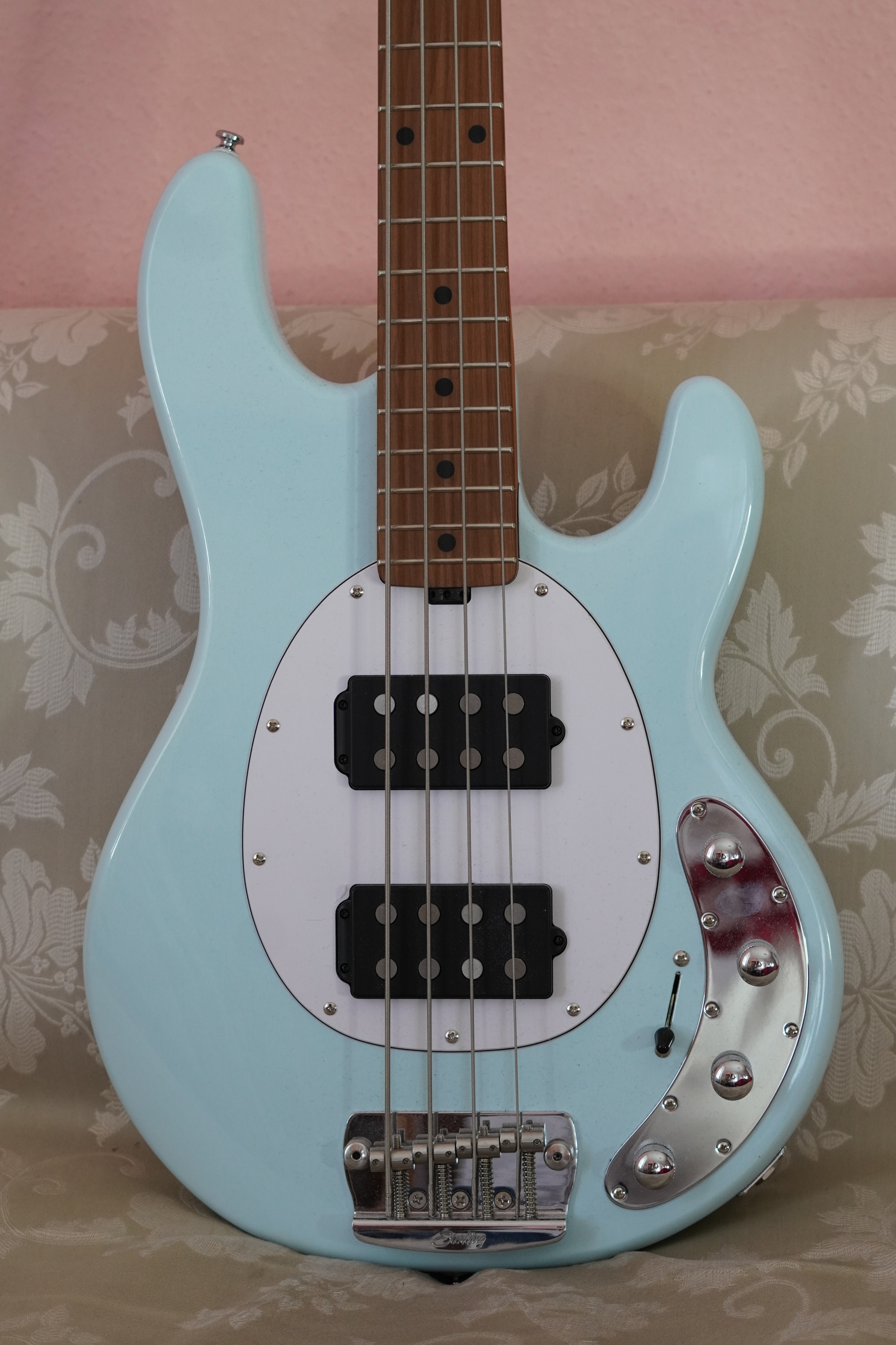 Review: Sterling by Music Man StingRay 34 HH – Heartscore's
