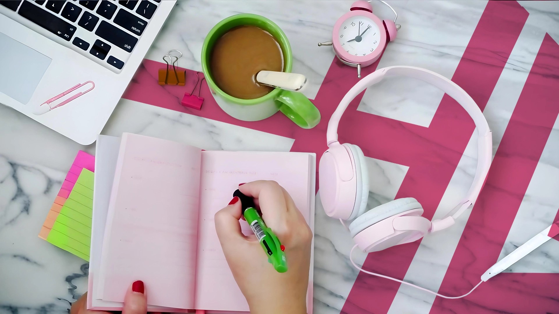 Read more about the article Creating a Balanced Daily Routine for Online Learners