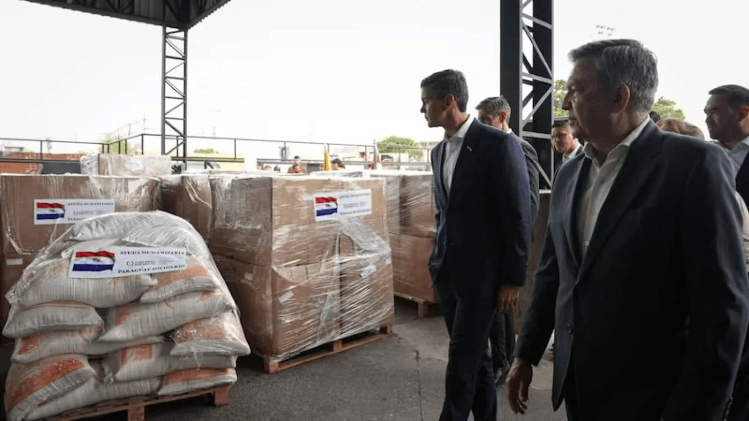 Más de 50 toneladas de ayuda paraguaya parten rumbo a Colombia