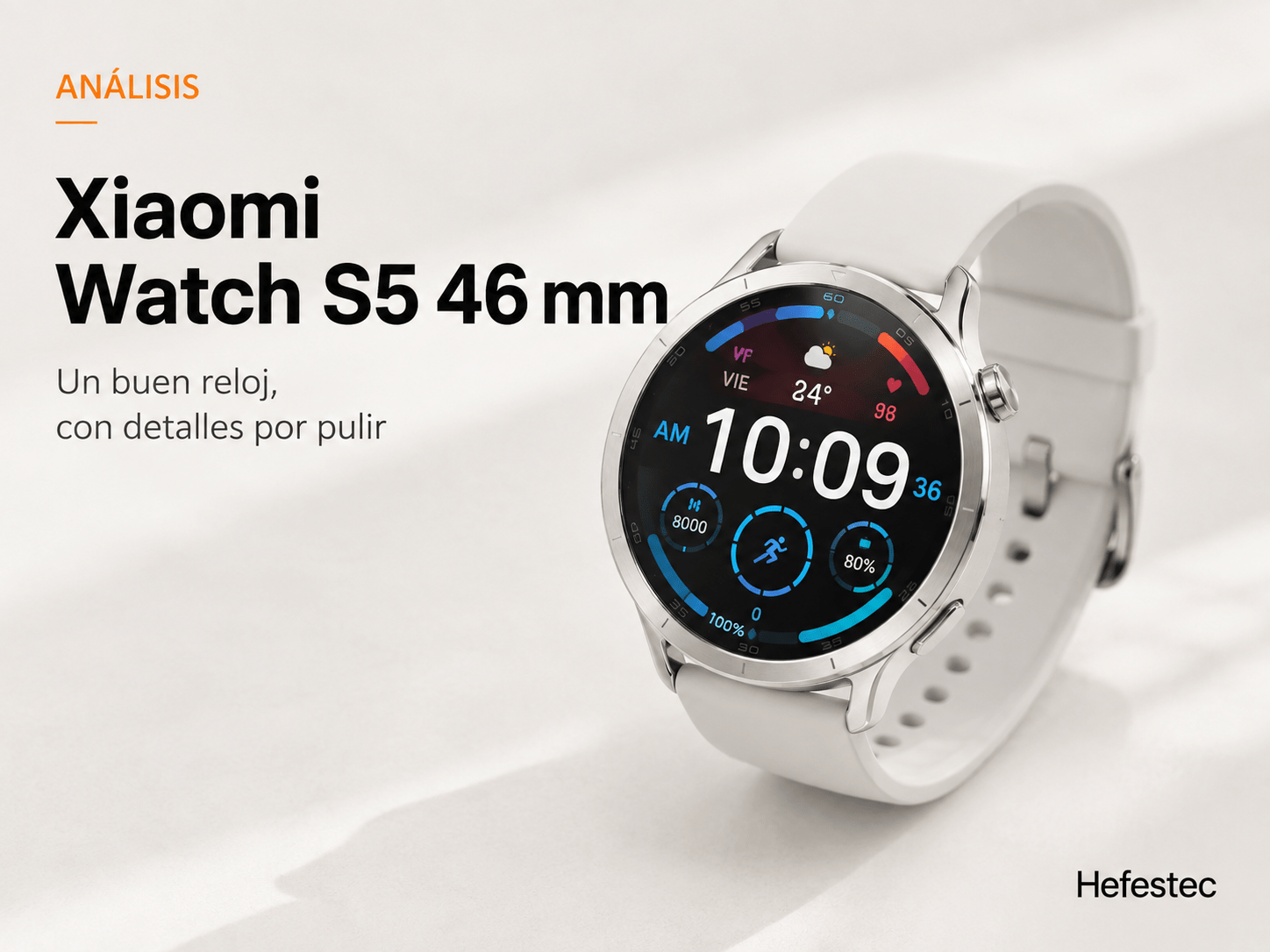 Xiaomi Watch S5 46 mm sobre fondo claro con el texto «Un buen reloj, con detalles por pulir»