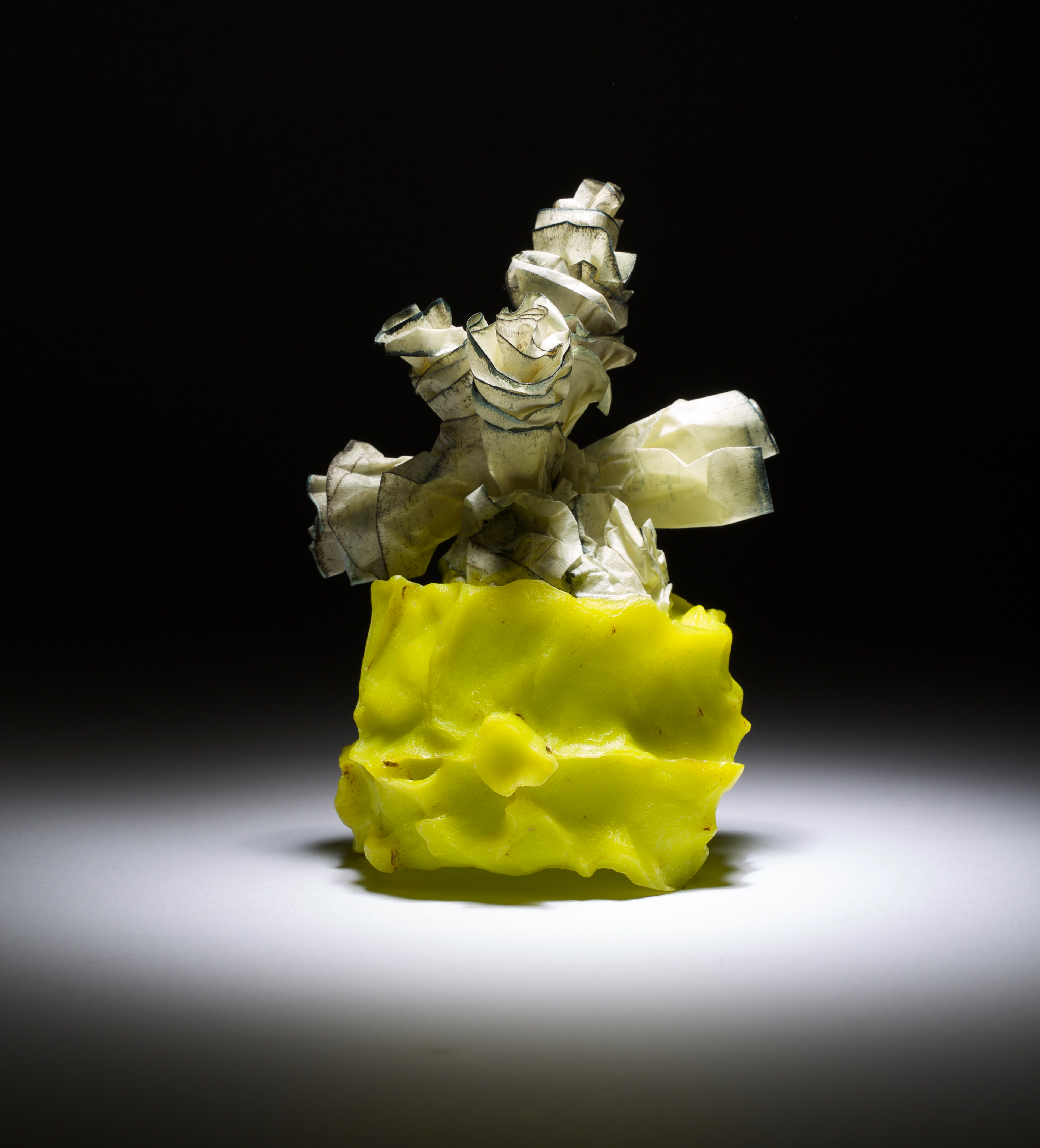 Hohlguß | Wachs | Tape | 13 x 11 x 11 cm