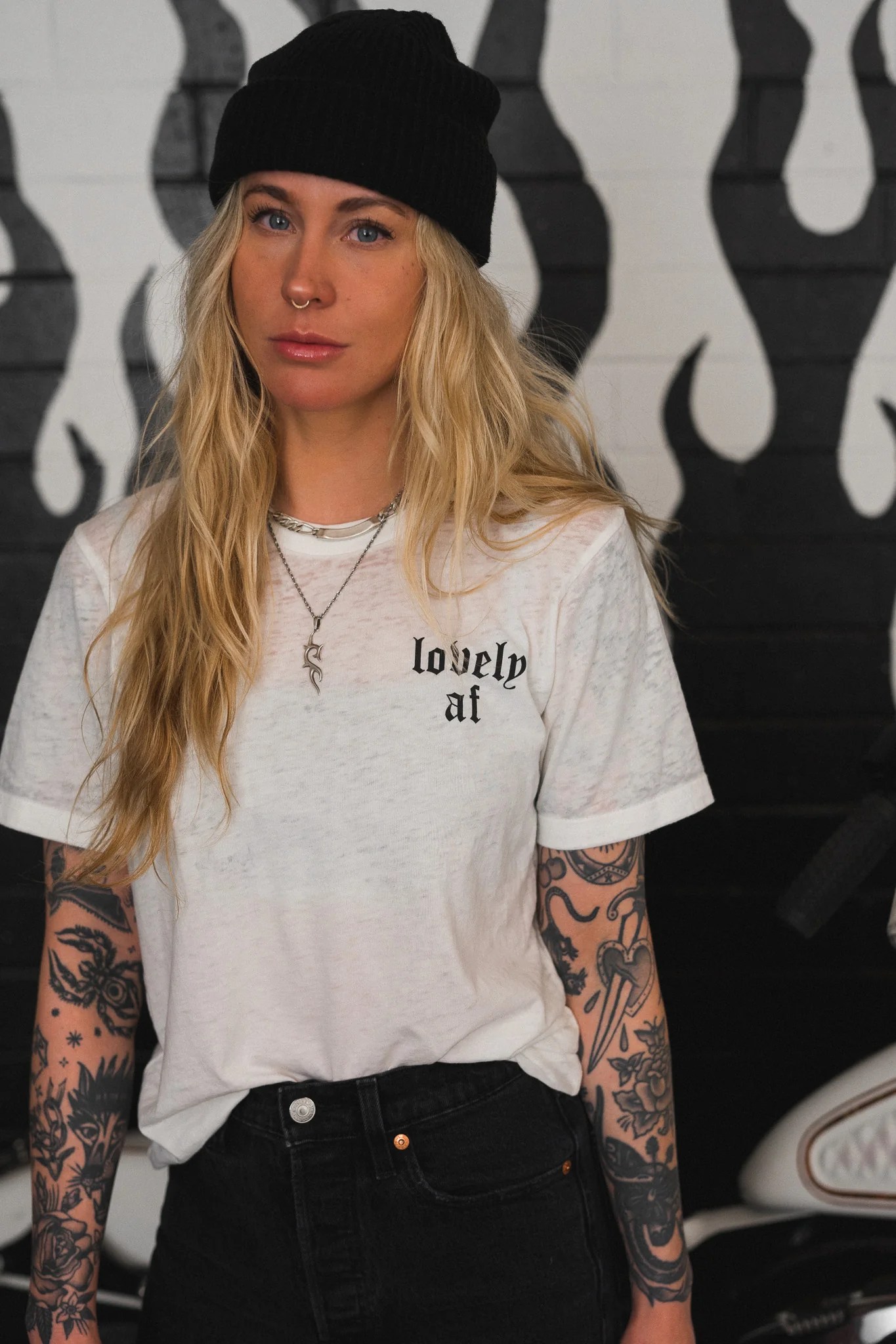 Graphic Tees To Kill Hell Babes - Creative Ultra HD City Wallpapers | Free Download