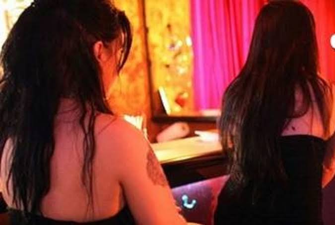 Thane Crime Branch busts  prostitution racket at Elegant Spa & Salon,The Byke Suraj Plaza,* Anand Nagar, Ghodbundar Road,Manager arrested , 4 girls rescued