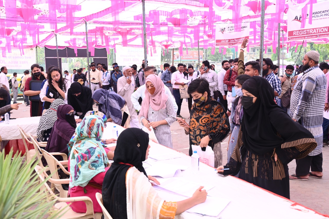 More than 2,200+ candidates attend the Mega Job Fair organised in Ahmedabad by AMP, Issa Foundation and Iqra Foundation!