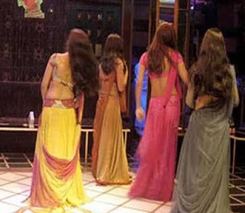 Vijaya Laxmi Orchestra Bar in Chembur raided 19 held 8 girls rescued