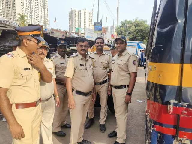 Mumbai Police on Alert  15,000 thousands Cops deployed for Ganeshotsav Celebration