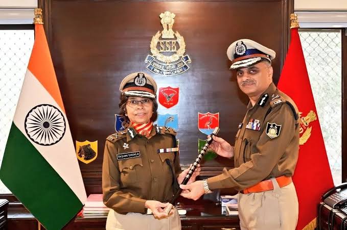 Mumbai CP Vivek Phansalkar takes Charge as Interim DGP Maharashtra after Rashmi Shukla Transferred