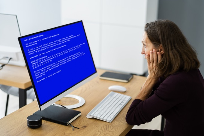 Cara mengatasi thread stuck in device drivers blue screen error windows 10 · update windows · update driver · copot aplikasi terbaru · jalankan sfc scan · jalankan . How To Fix A Thread Stuck In Device Driver Bsod In Windows 10