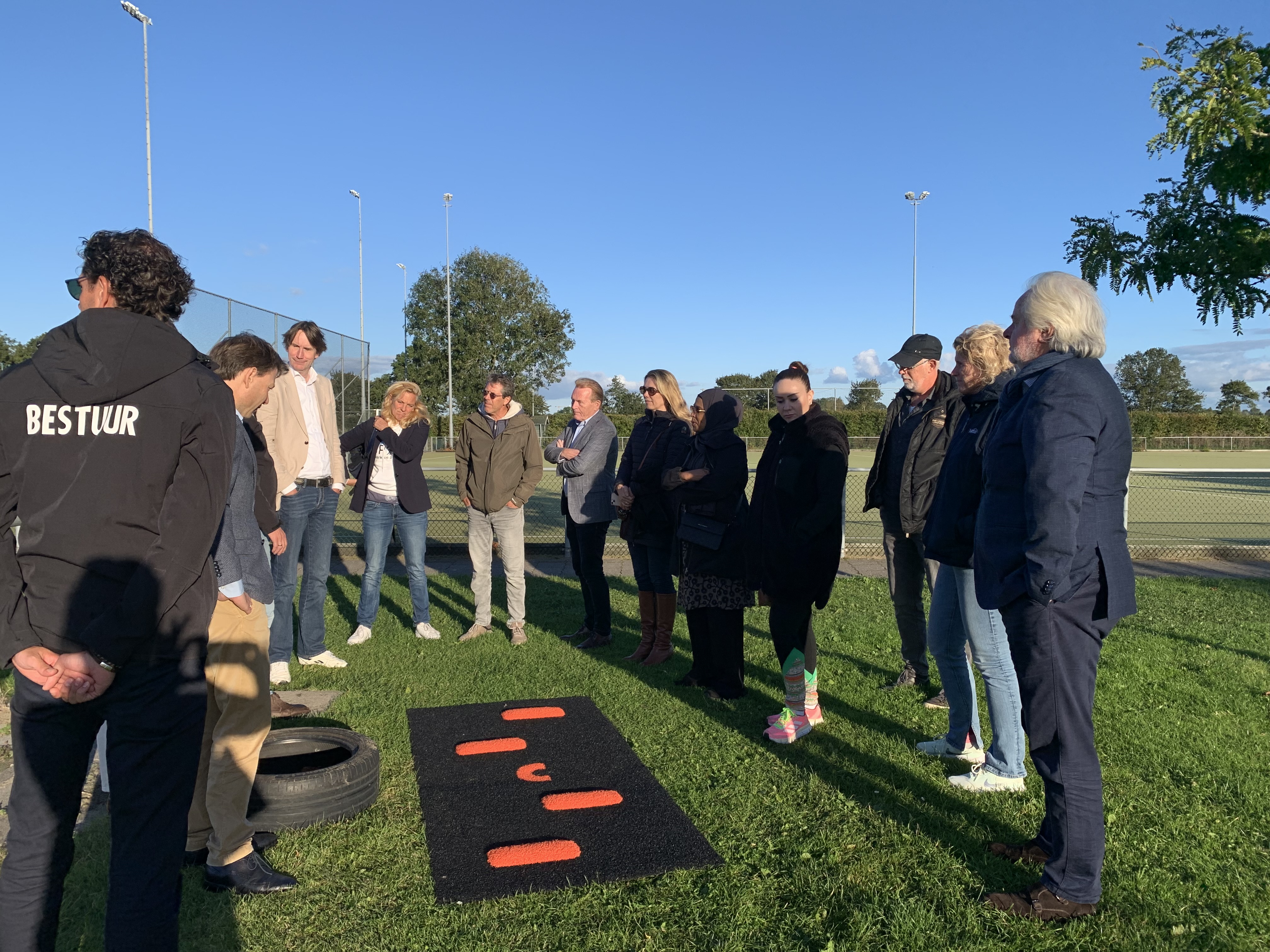 HIC werkbezoek Herbert Raat Driss Aarabi (D66), Pieter Monkelbaan (BBA), Femke Lagerveld (VVD), Fatumo Mahamed Farah (GroenLinks), Michel Becker (AVA), Emiel Sjaardema (50Plus), Norma Elkwwas (PvdA)