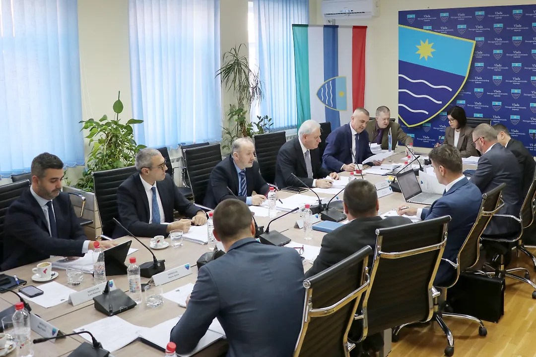 Vlada HNŽ-a: Potpore braniteljima i pučkim kuhinjama, nabava udžbenika i cjepiva