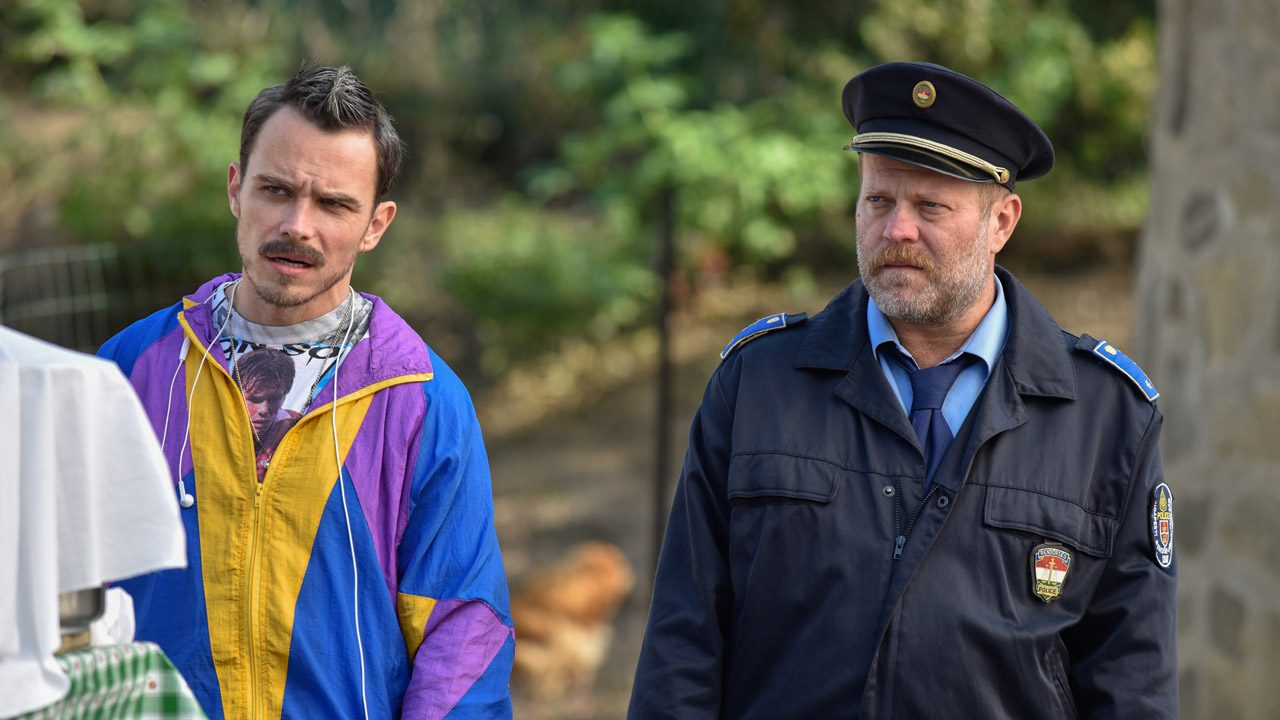 He is an actor, known for a mi kis falunk (2017), . A mi kis falunk (pilotkritika) - íme a művidék • kritika ...