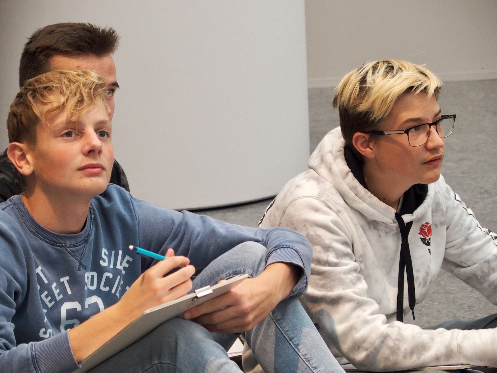 OLYMPUS DIGITAL CAMERA