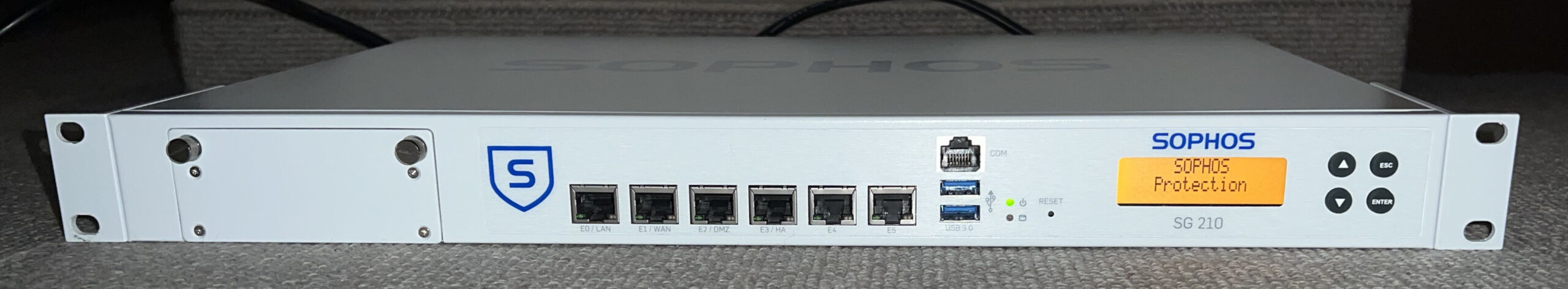 Sophos SG210 mit installiertem Sophos XG Home