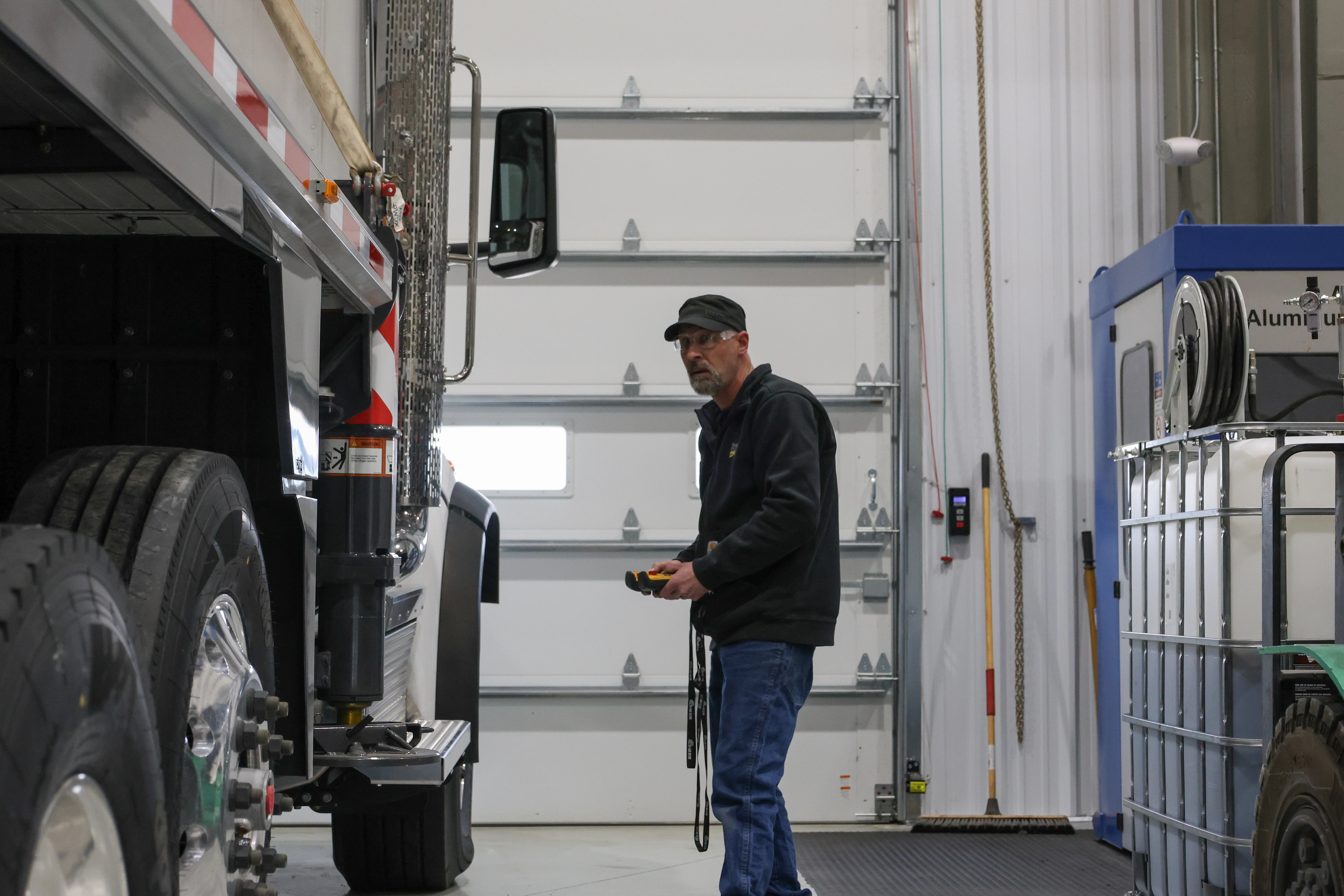 Rick Wolfe, High Caliber Cranes XCMG line lead assembling an XCMG XCT40