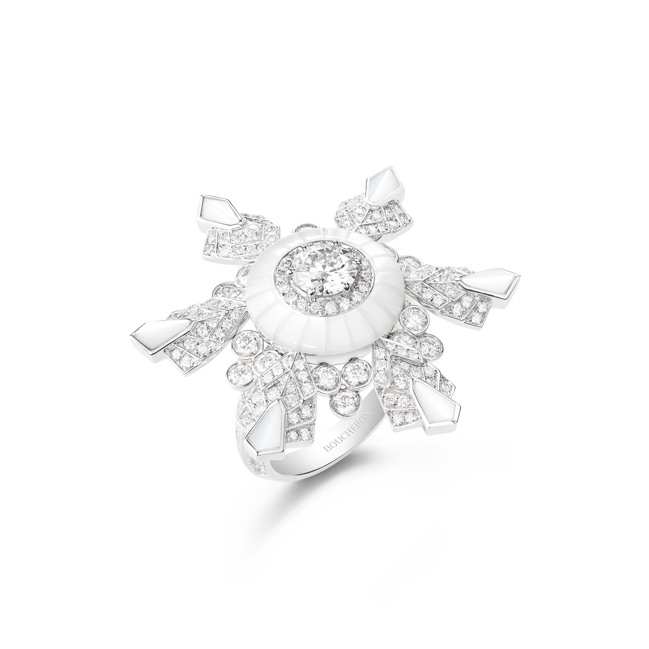 Boucheron - Hiver Impérial High Jewellery Collection Flocon Ring Ring set with a 0.70 ct D VVS2 round diamond and mother-of-pearl, paved with diamonds, on white gold.