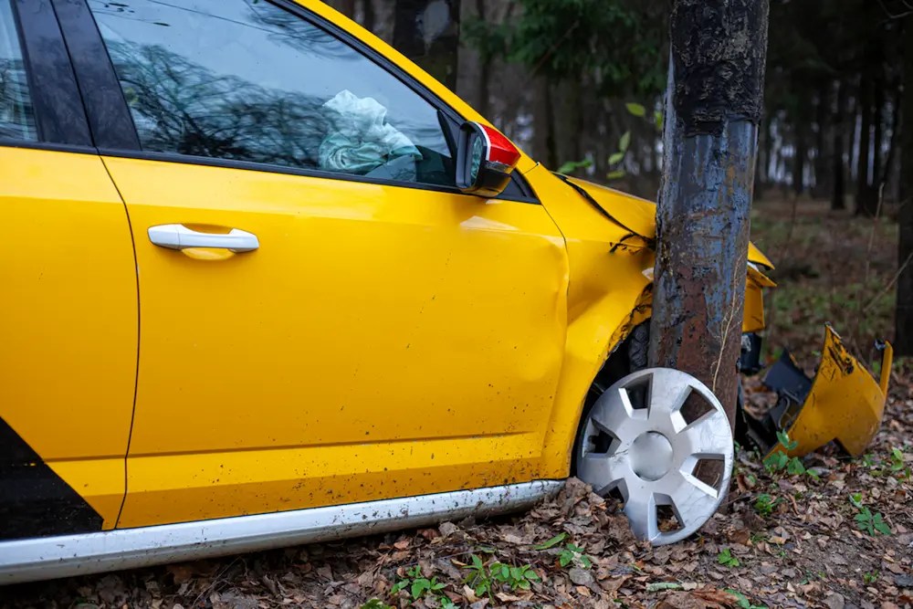You are currently viewing 7 Signs It’s Time to Contact a Rideshare Accident Lawyer After a Crash